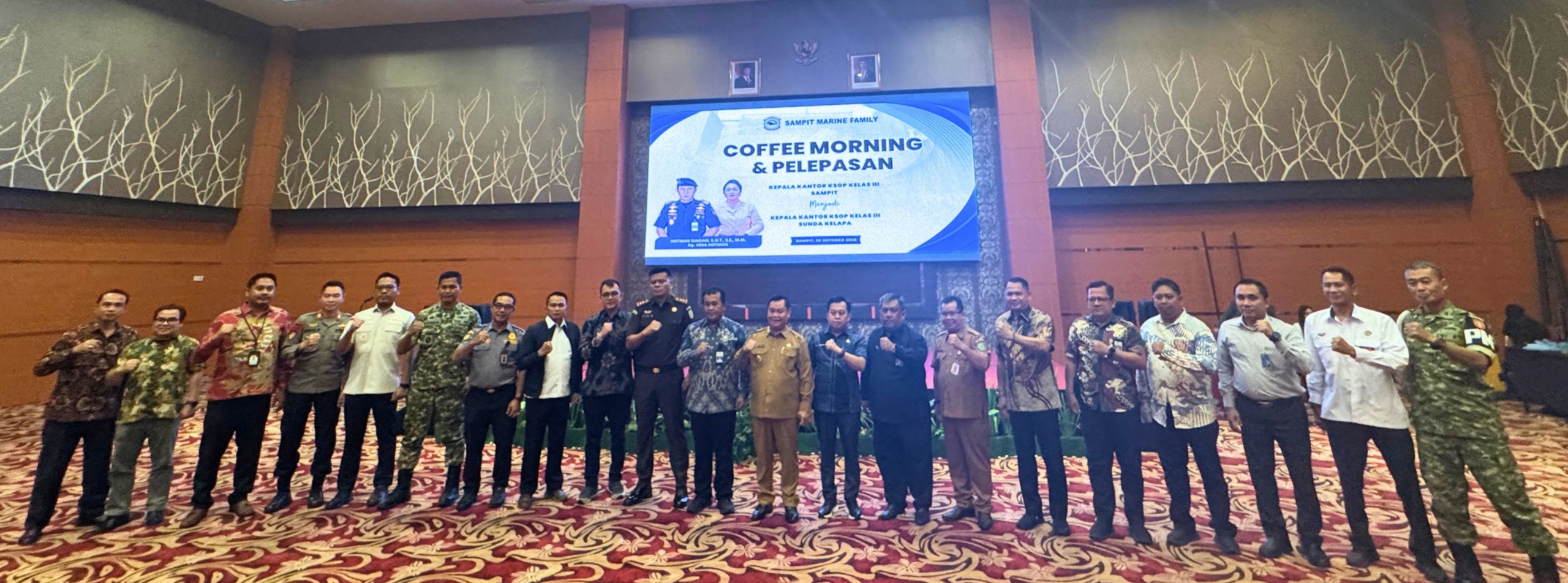KEPALA KSOP KELAS III SAMPIT GESER, MENDAPATKAN APRESIASI DARI BUPATI KOTIM DAN INSAN MARITIM DENGAN TINGGALKAN CATATAN TINTA EMAS